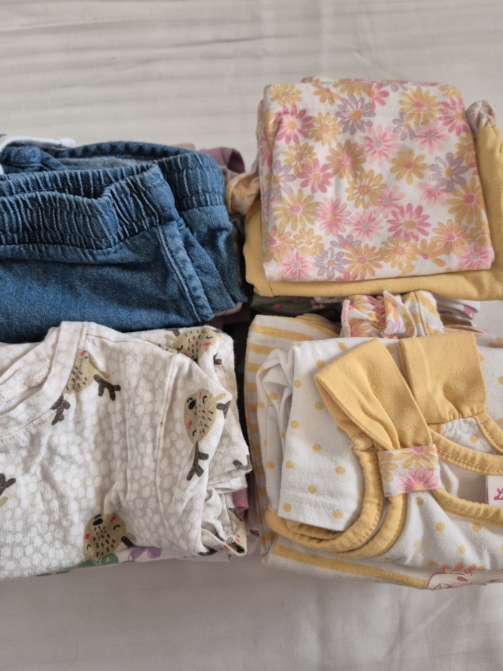 Girls 2T-3T Mixed Toddler Clothing Bundle - Tops And Bottoms
